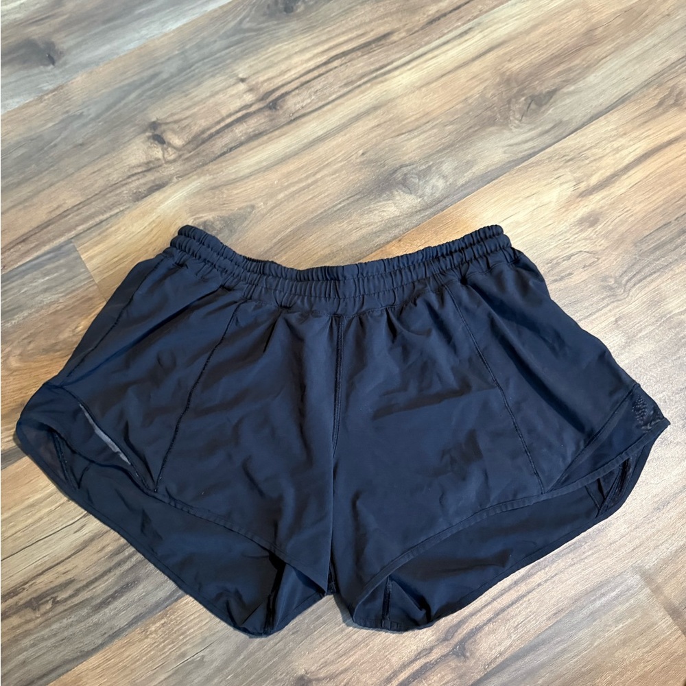 Lululemon hotty hot high rise lined shorts 4”